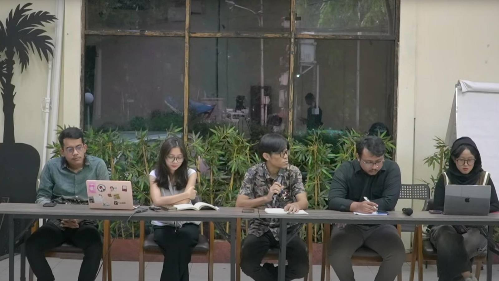 Foto Tim Advokasi Untuk Demokrasi (TAUD) ketika rilis pers